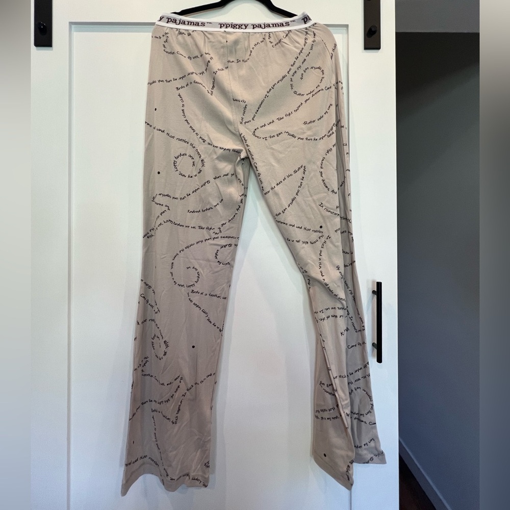 NWOT Piggy Pajama set - Picture 11 of 11
